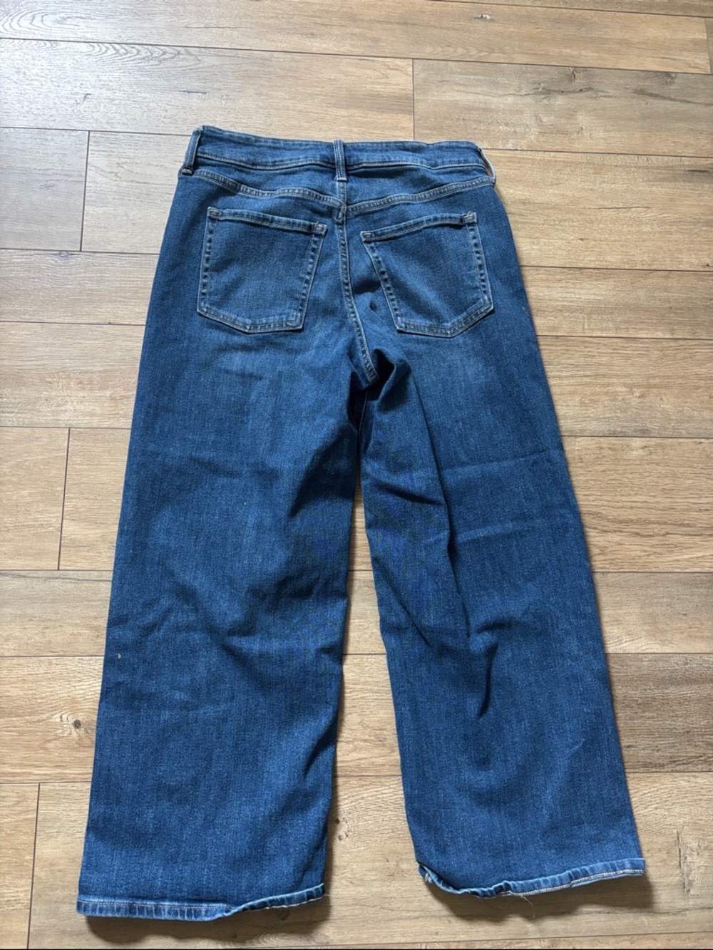 Old Navy Wide-Leg Jeans in Dark Blue Denim Cropped 4 - Picture 3 of 3